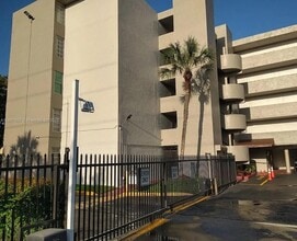Building Photo - 802 NW 87th Ave
