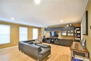 Foto del edificio - 941 Montclair Dr