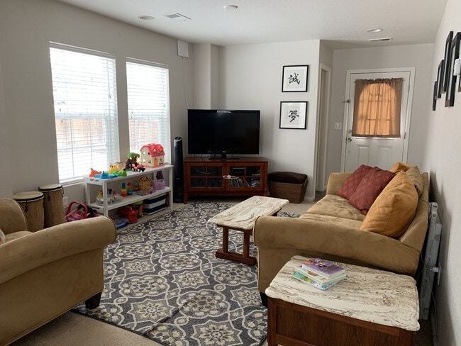 Foto del edificio - 4144 Alcazar Dr