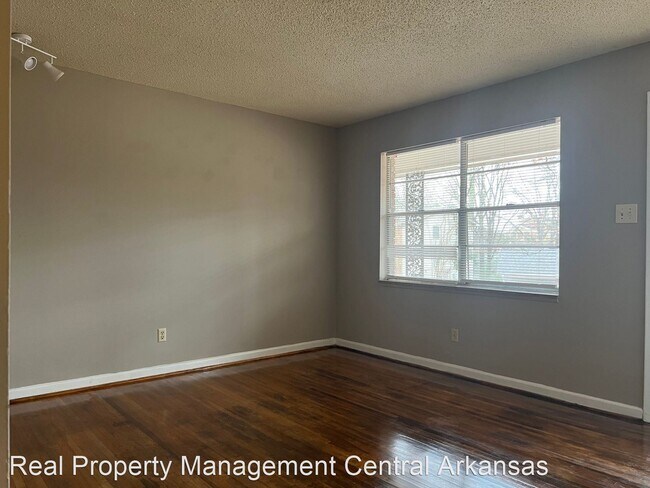 Building Photo - 3 br, 2 bath House - 406 Malibu Dr.
