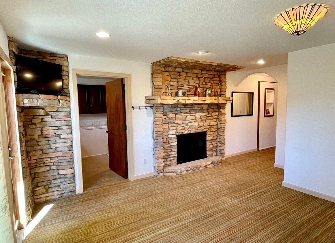Foto principal - 1050 Keith Ave