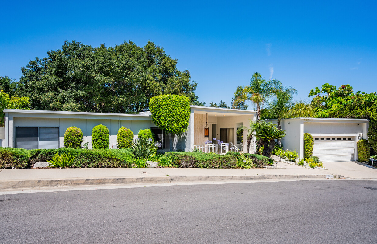 Primary Photo - 3173 Dona Maria Dr