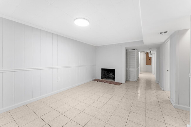 ¡Hay mucho espacio para los muebles! - 3233 Apex Cir