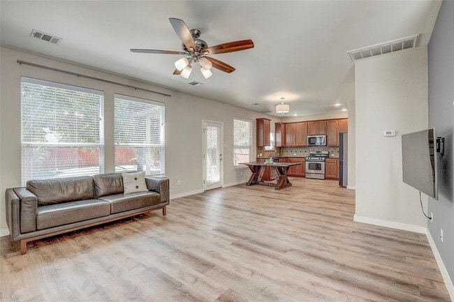 Building Photo - 11208 Mckinney Spring Dr