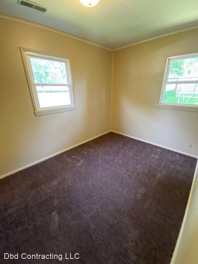 Building Photo - 2 br, 1 bath House - 4835 Bowser Av.