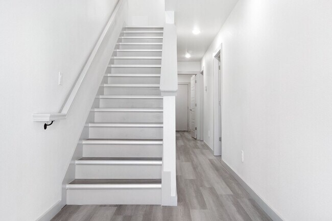 Foto del edificio - ** MOVE IN SUMMER 6/28/2028 **  4 Bedroom 4.5 Bathroom Very Short walk to TCU campus