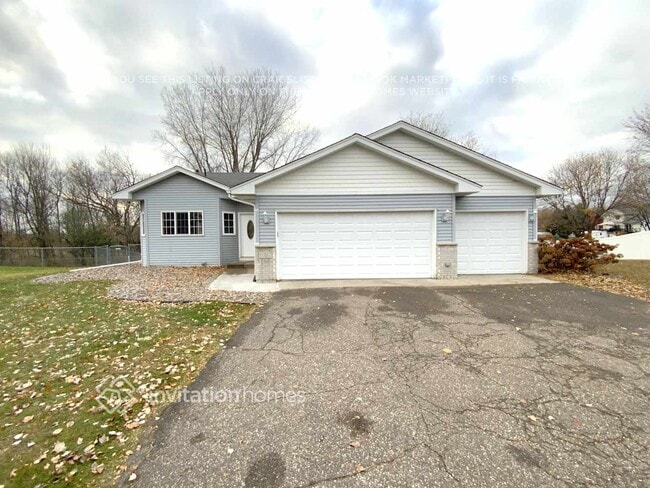 Building Photo - 12272 Quinn St