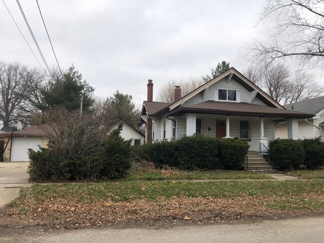 Building Photo - 309 E Clay St