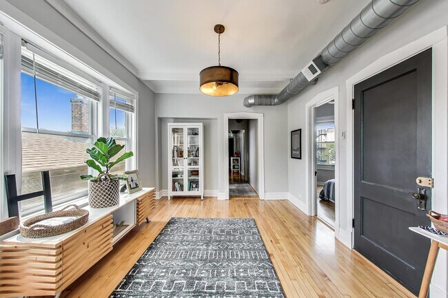 Foto del edificio - 2145 W Thomas St