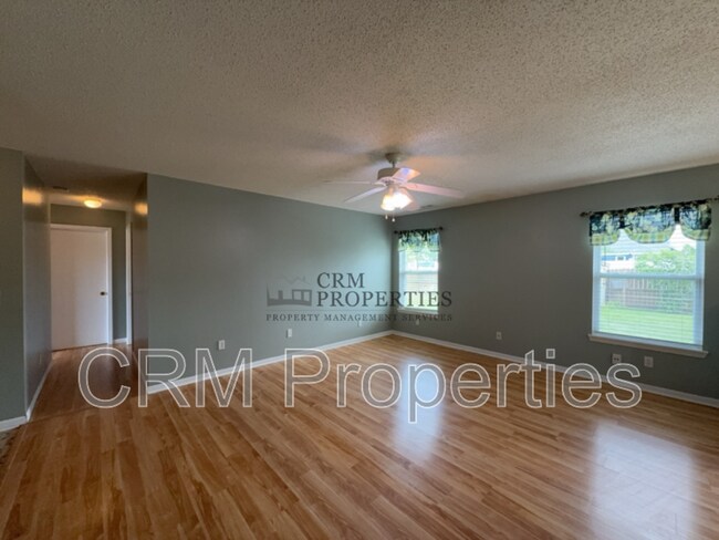 Foto del edificio - 1058 Springwater Rd