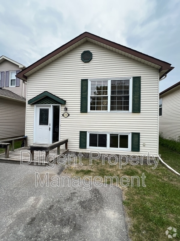 Building Photo - 1241 Huntington Cir