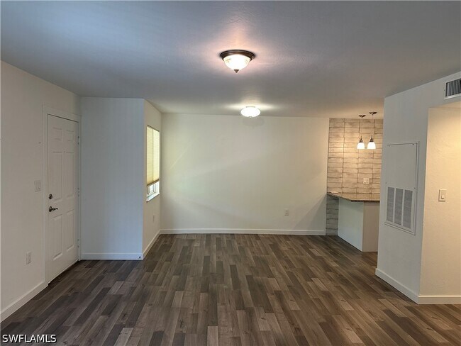 Foto del edificio - 3120 Seasons Way