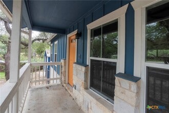 Building Photo - 1015 Twin Deer Ln