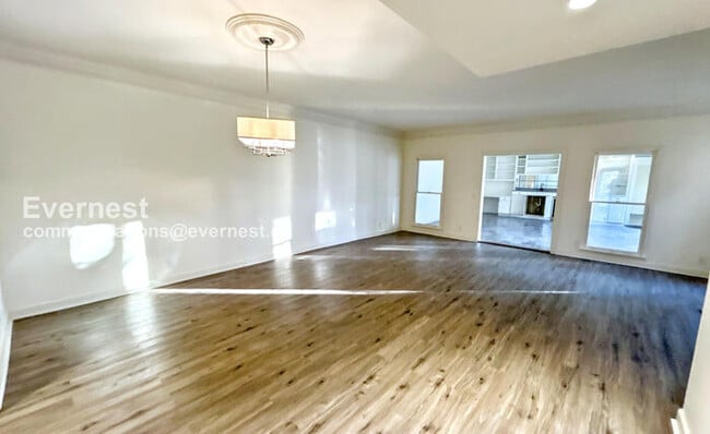 Foto del edificio - 107 Westover Park Ct