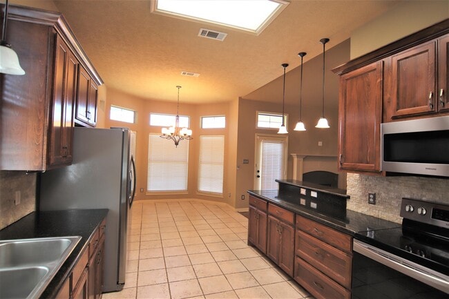 Building Photo - 5745 Kathy Ln