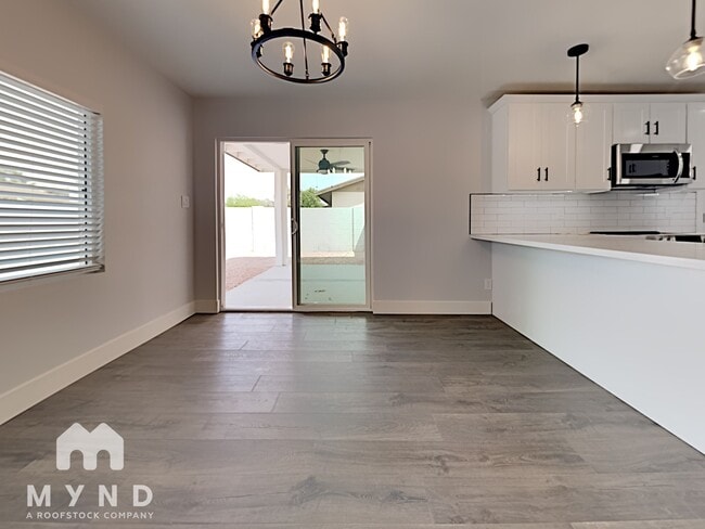 Building Photo - 2528 E Hermosa Dr