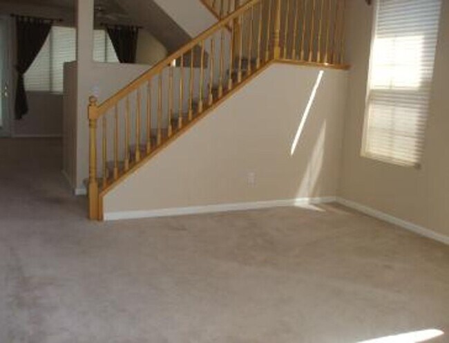 Building Photo - Granite Bay Beauty - Gated!