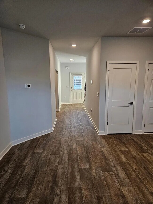 Foto del edificio - Room in House on Hibiscus Wy