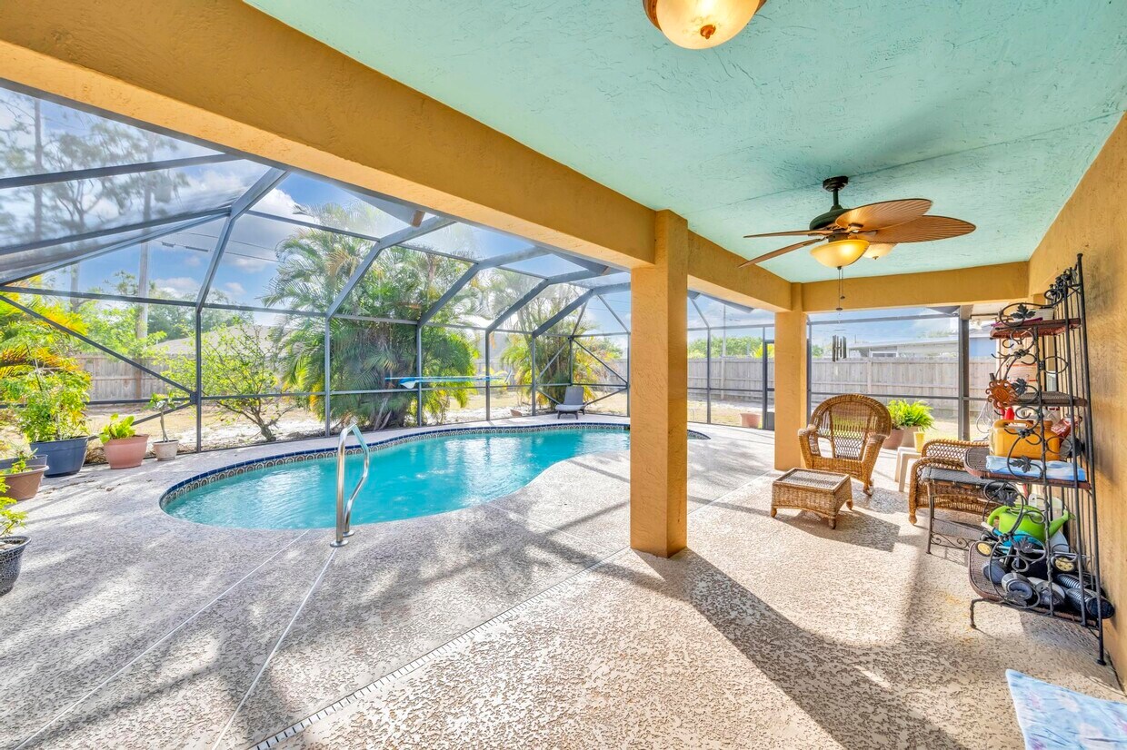 Foto principal - 214 SW Milburn Cir