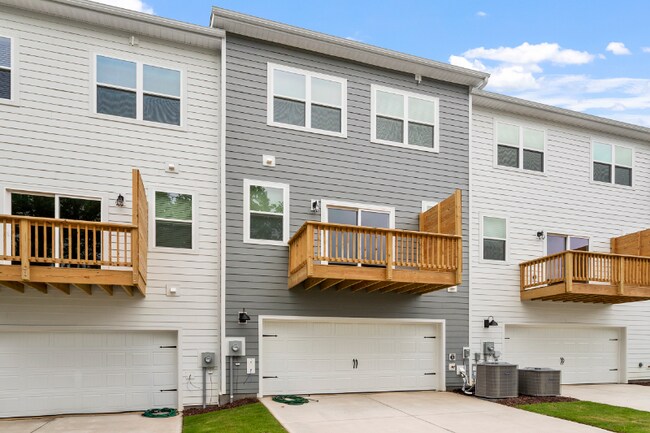 Foto del edificio - 703 Lucky Clover Wy
