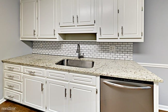 Building Photo - 5102 Meridian Lake Dr