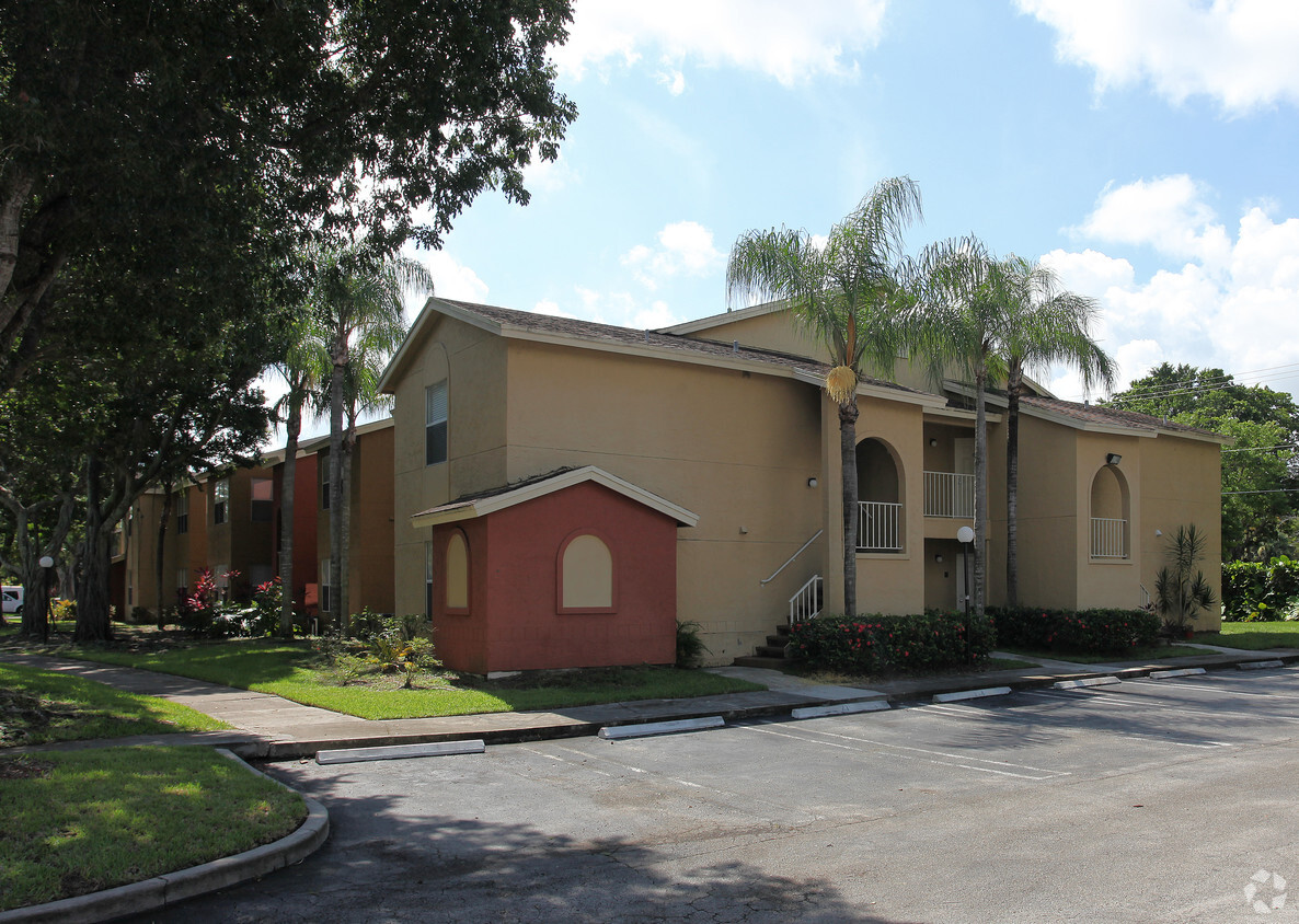 Building Photo - Ponte Verde At Palm Beach Lakes