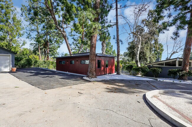 Building Photo - 5062 Hook Tree Rd