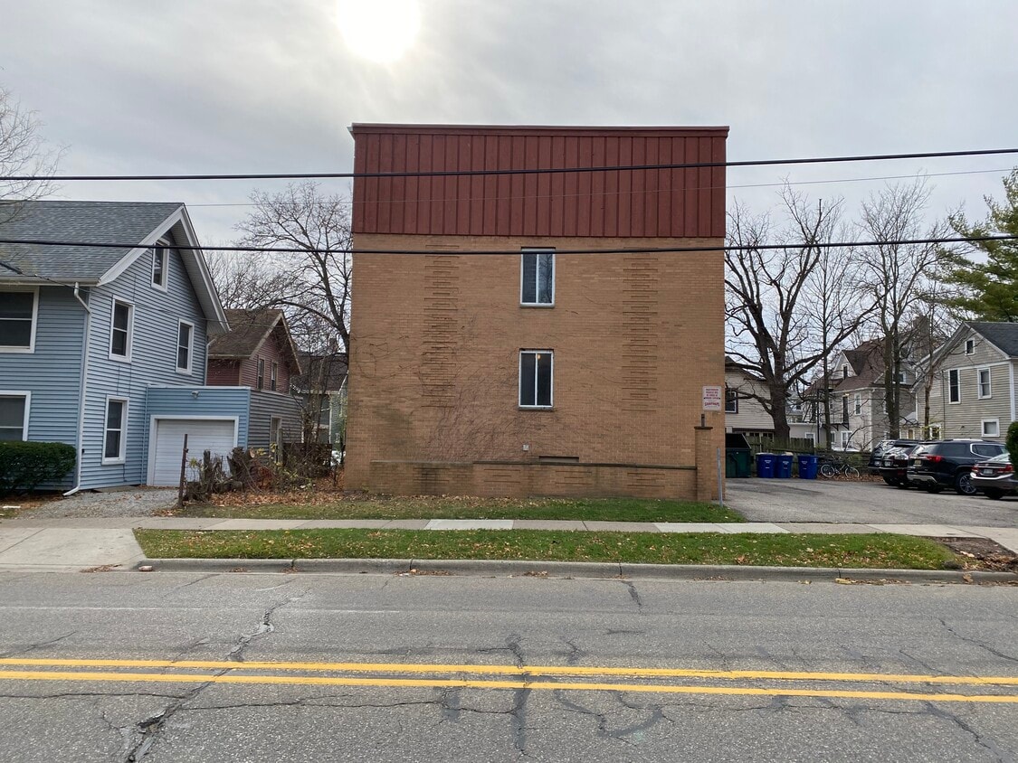 Primary Photo - 1412 Geddes Ave