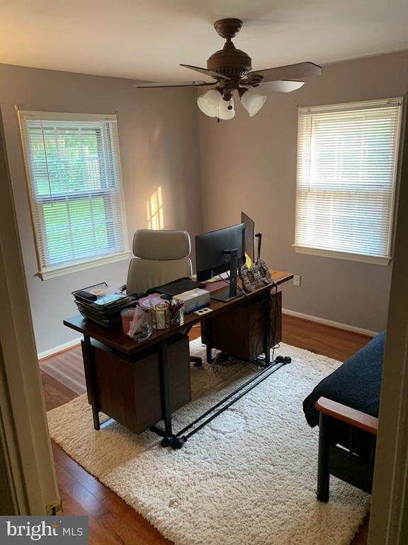 Foto del edificio - 6902 Stoneybrooke Ln