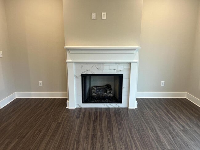 Building Photo - 2067 Firelight Wy