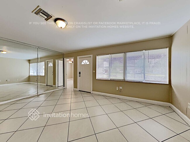 Building Photo - 7041 SW 27th St