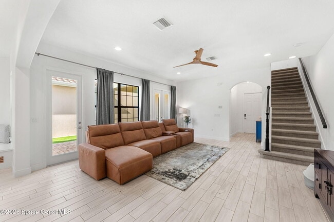 Building Photo - 8048 Gullen Dr