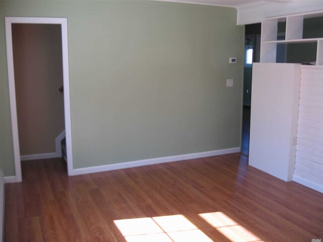 Building Photo - 18 Dock Ln