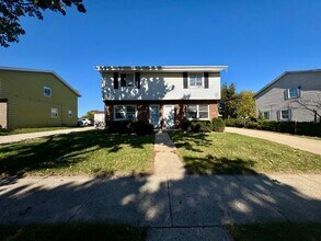 Building Photo - 10412 W Kiehnau Ave