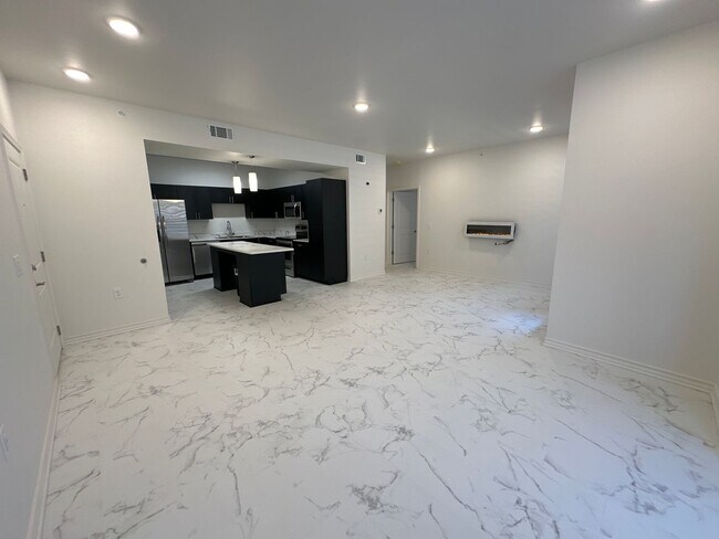 Interior Photo - Hampton Astoria