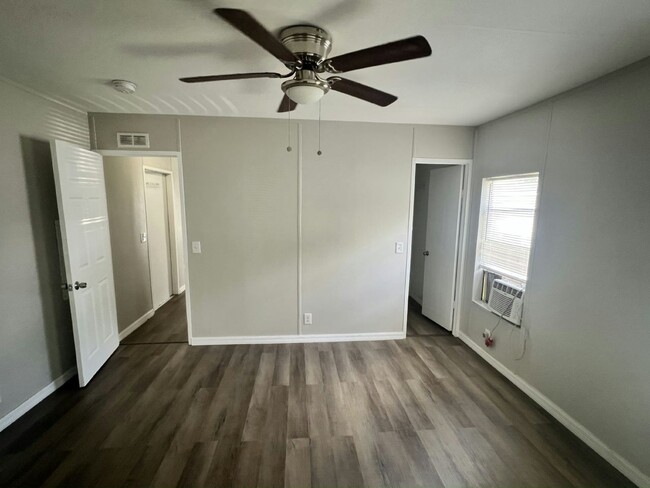 Building Photo - 84 Tower Manor Cir E