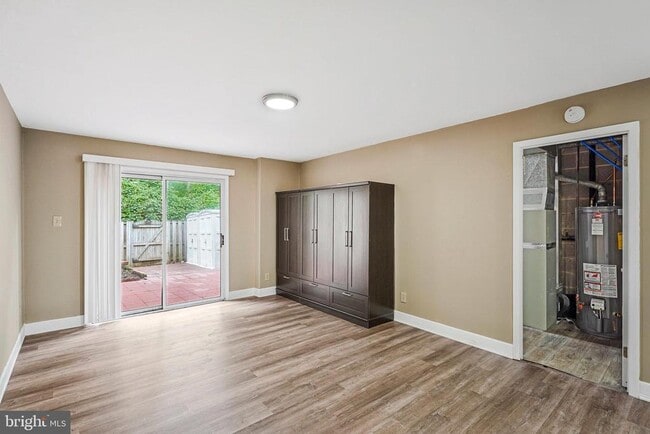 Building Photo - 14707 Bentley Square