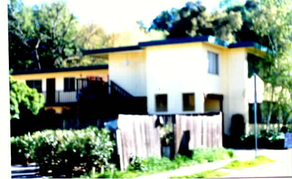 Primary Photo - Capri Apartments