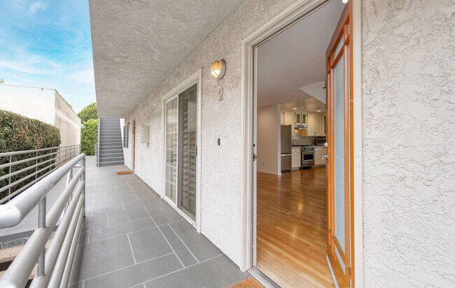 Building Photo - 521 Pier Ave