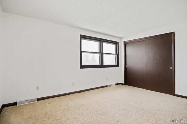 Foto del edificio - 313 Kaymar Dr