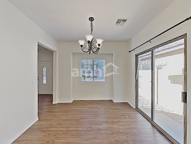Foto del edificio - 14223 W Country Gables Dr