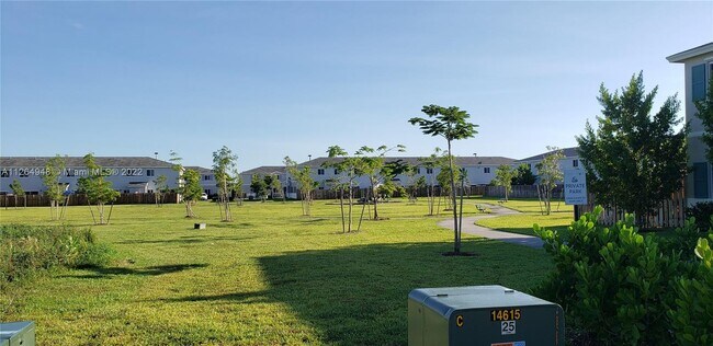 Foto del edificio - 452 NW 12th Pl