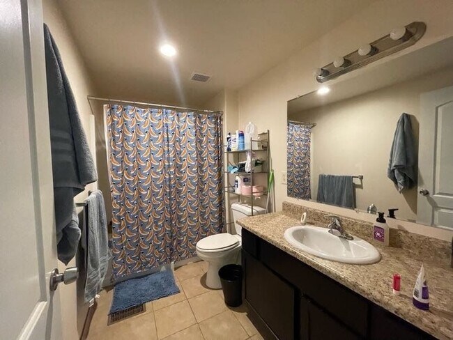 Foto del edificio - 4035 Brinker Ave