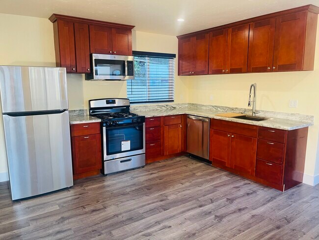 Building Photo - 4755 Peninsula Point Dr