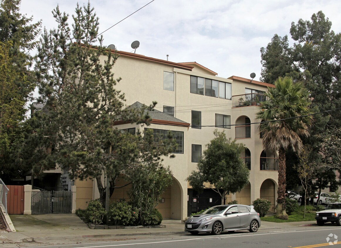 Primary Photo - 388 Santa Clara Ave