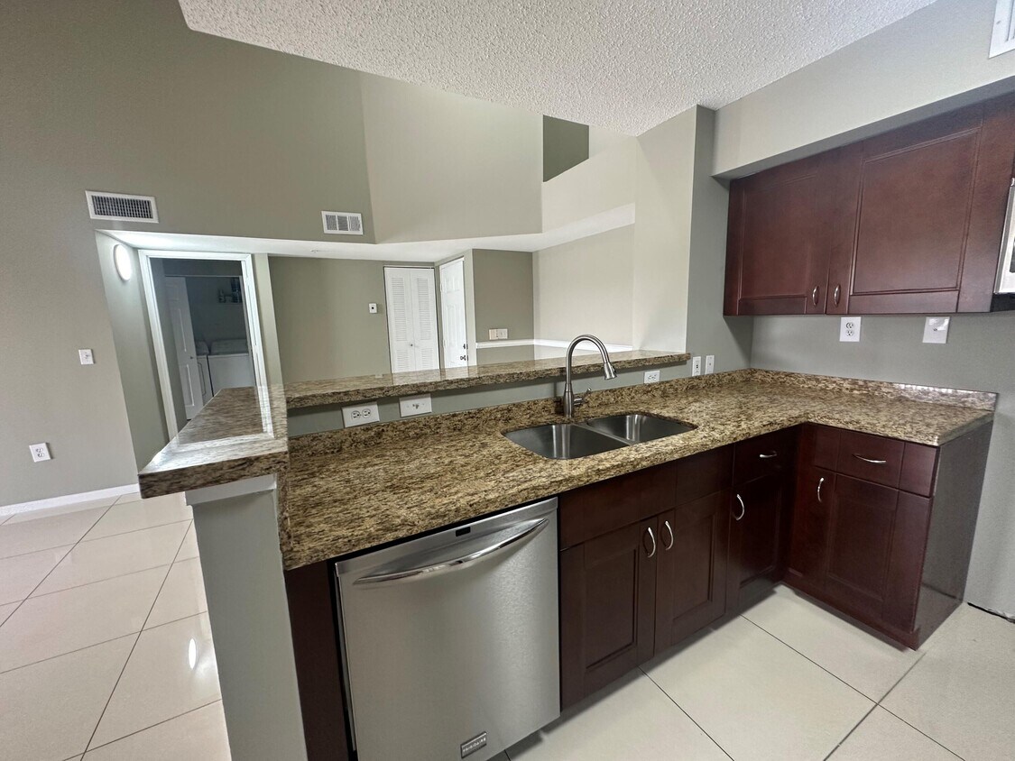 7912 Sonoma Springs Cir Unit 304, Lake Worth, FL 33463 Condo for Rent
