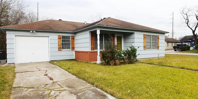 Building Photo - 6923 Oak Hill