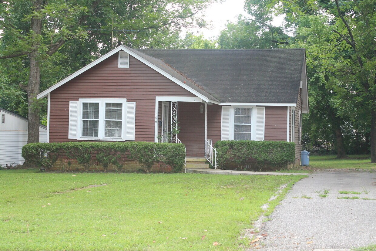 Foto principal - 506 E College St