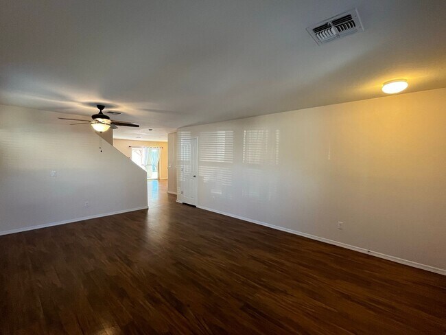 Foto del edificio - 5 Bedroom Home in the Cameron Ranch Commun...