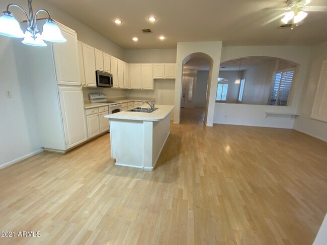 Foto del edificio - 5442 W Fairview St